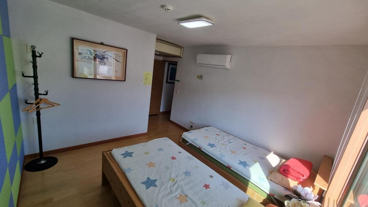 Tongyeong One Guesthouse Ngoại thất bức ảnh