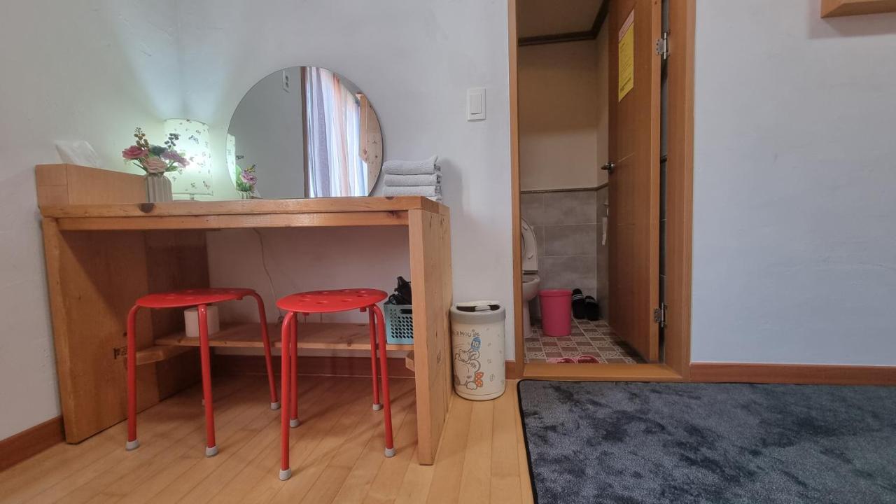 Tongyeong One Guesthouse Ngoại thất bức ảnh