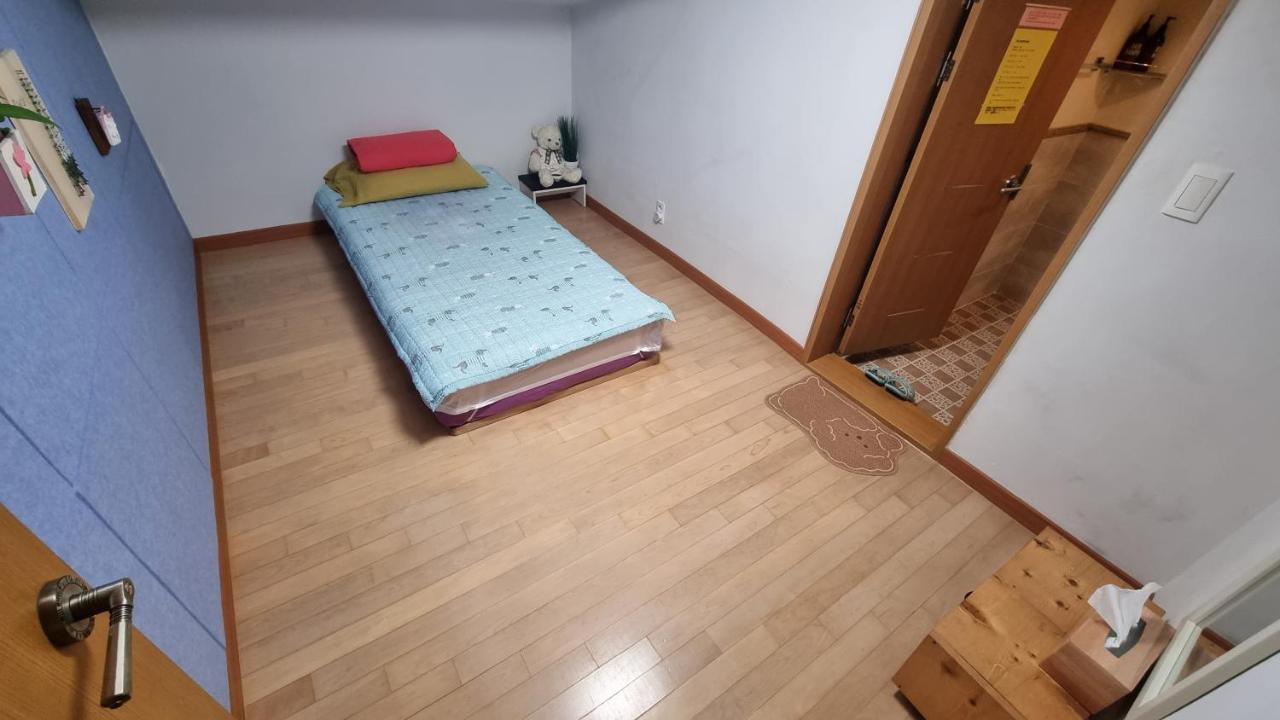 Tongyeong One Guesthouse Ngoại thất bức ảnh